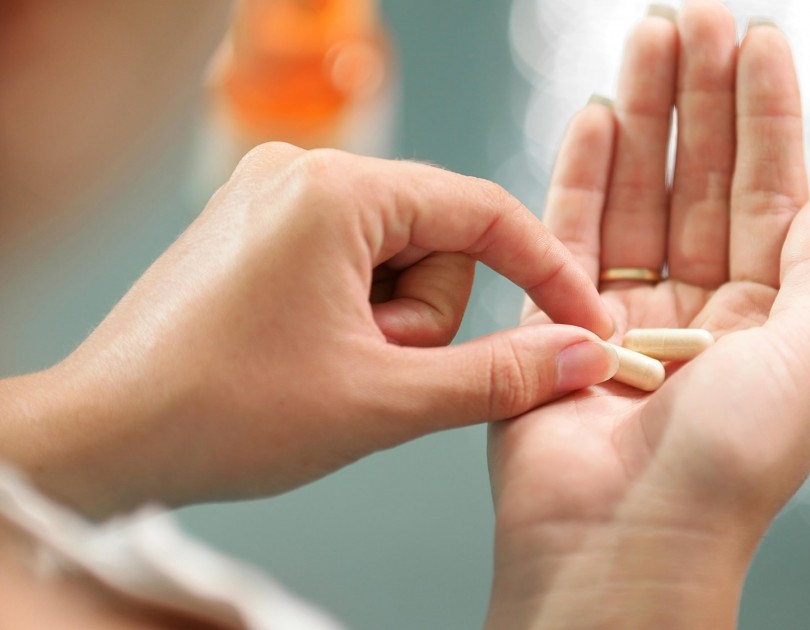 website ingredients colostrum westland milk products dairy nz pills in hand min